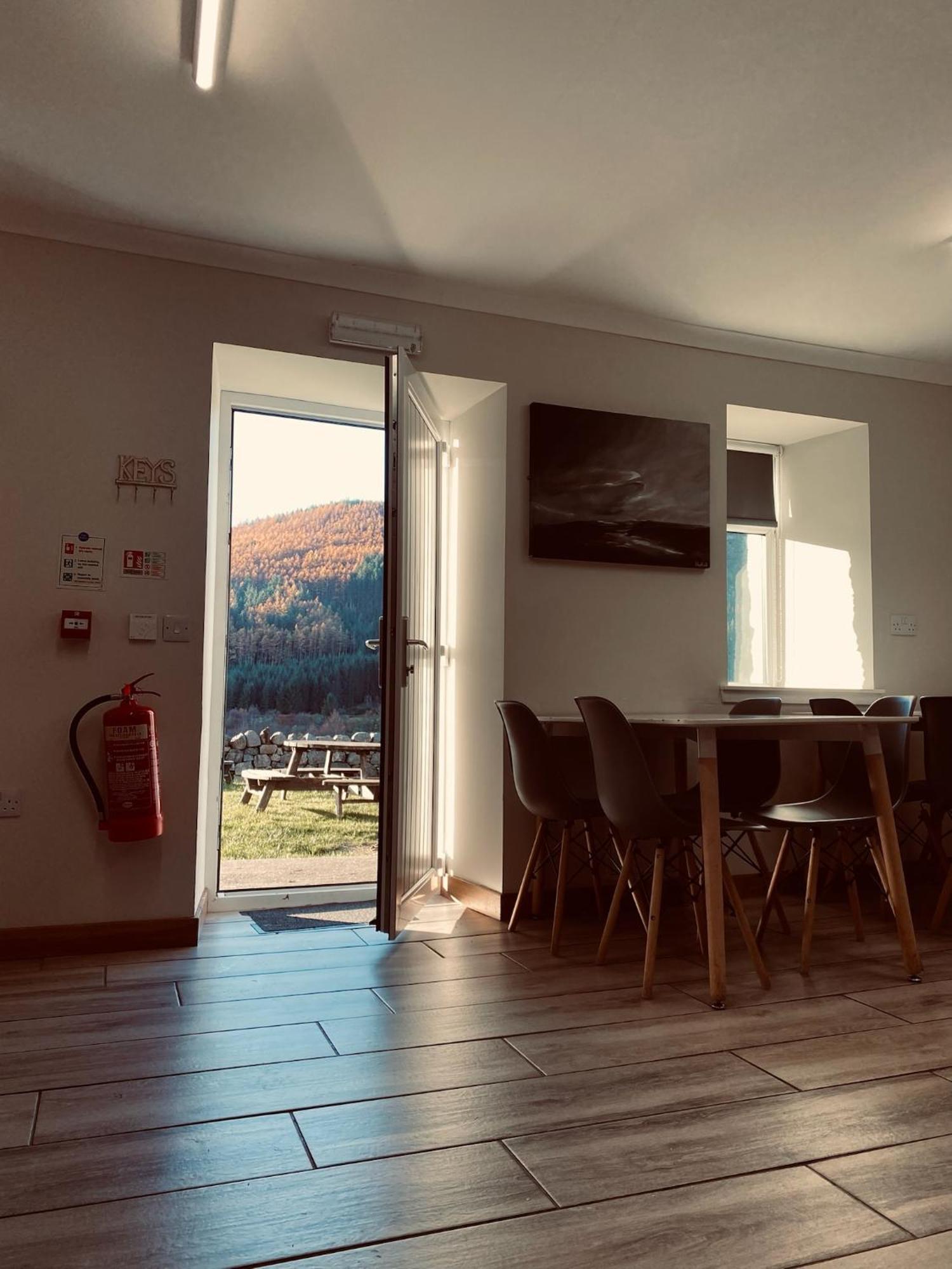 Ben Nevis Inn Rooms Fort William Esterno foto