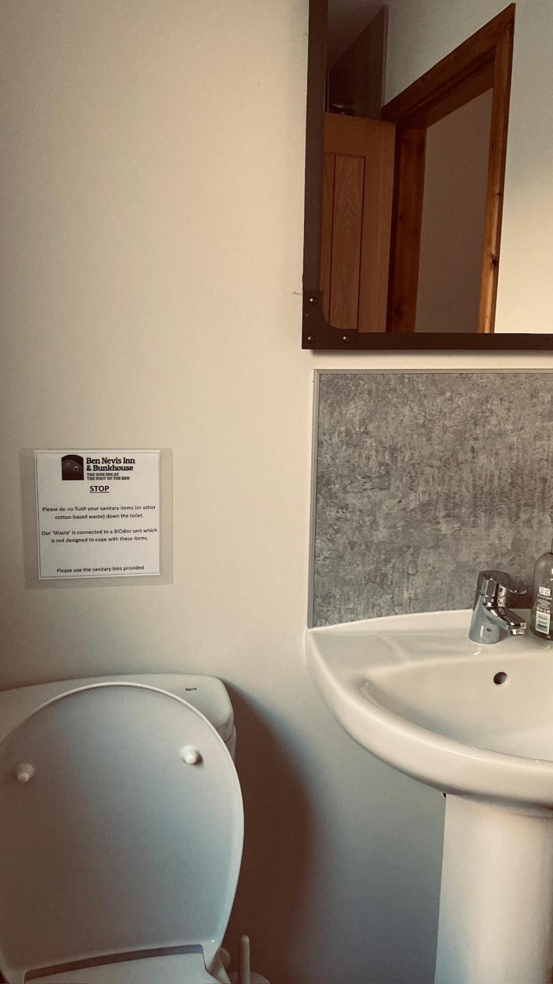 Ben Nevis Inn Rooms Fort William Esterno foto