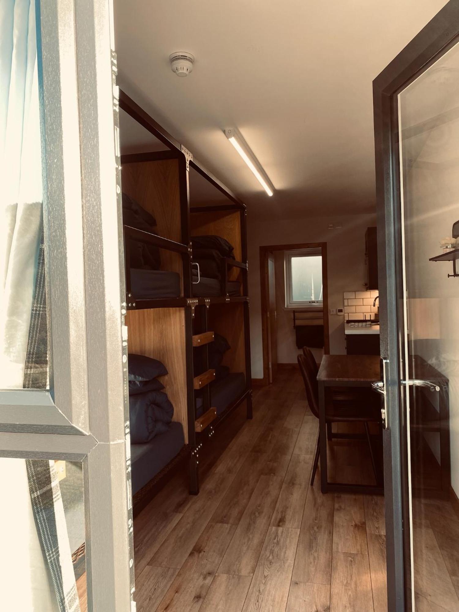 Ben Nevis Inn Rooms Fort William Esterno foto